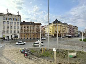 Pronájem kanceláře, Olomouc, nám. Národních hrdinů, 90 m2