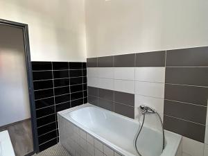 Pronájem bytu 2+kk, Děčín, Kamenická, 51 m2