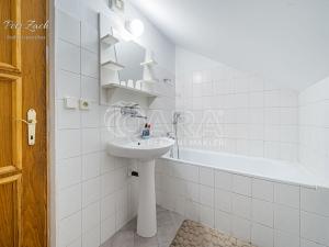 Prodej ubytování, Zlaté Hory, nám. Svobody, 390 m2