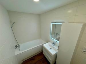 Prodej bytu 4+kk, Karlovy Vary - Rybáře, Čankovská, 93 m2