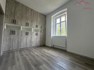 Pronájem bytu 2+kk, Chomutov, Školní, 46 m2