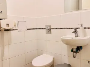 Prodej obchodního prostoru, Praha - Žižkov, Jeseniova, 107 m2