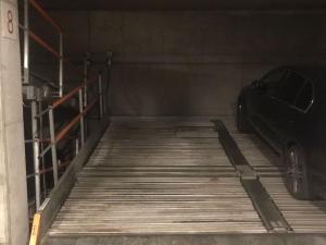 Pronájem garážového stání, Praha - Bubeneč, Ovenecká, 15 m2