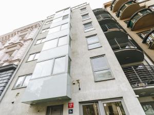 Pronájem garážového stání, Praha - Bubeneč, Ovenecká, 15 m2