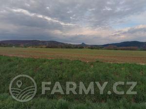 Prodej podílu pole, Úštěk, 35066 m2