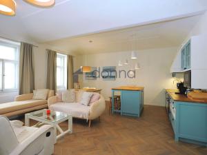 Pronájem bytu 2+kk, Praha - Staré Město, Kaprova, 84 m2