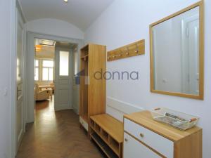 Pronájem bytu 2+kk, Praha - Staré Město, Kaprova, 84 m2
