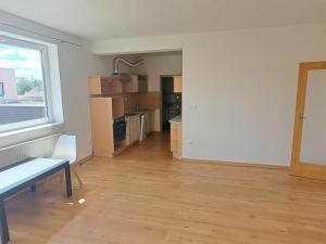 Pronájem bytu 2+kk, Jihlava, Poláčkova, 68 m2