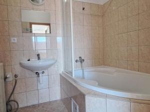 Pronájem bytu 2+kk, Jihlava, Poláčkova, 68 m2