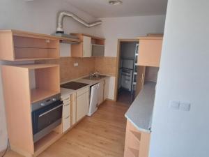 Pronájem bytu 2+kk, Jihlava, Poláčkova, 68 m2