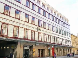 Pronájem kanceláře, Praha - Karlín, Sokolovská, 503 m2