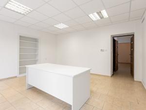 Prodej obchodního prostoru, Karlovy Vary, Jaltská, 100 m2