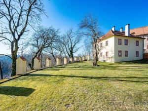 Prodej činžovního domu, Dobříš, Vargač, 1600 m2