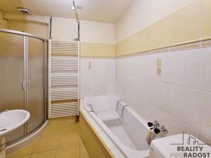 Prodej rodinného domu, Benešov u Semil, 744 m2