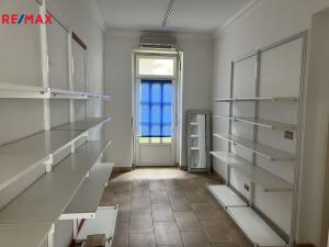 Prodej obchodního prostoru, Karlovy Vary, Bulharská, 92 m2