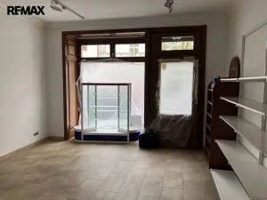Prodej obchodního prostoru, Karlovy Vary, Bulharská, 92 m2