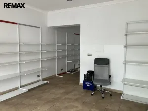 Prodej obchodního prostoru, Karlovy Vary, Bulharská, 92 m2
