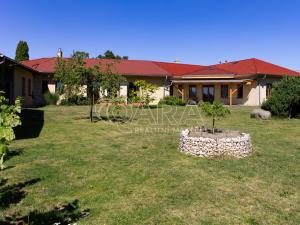 Prodej rodinného domu, Svárov, Na Stráni, 340 m2