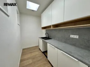 Pronájem kanceláře, Třebíč - Stařečka, Sucheniova, 162 m2