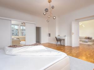 Prodej bytu 2+1, Praha - Malá Strana, Mostecká, 94 m2