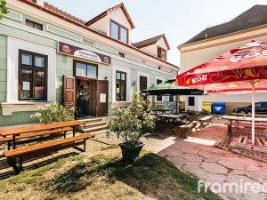 Prodej restaurace, Šatov, 340 m2