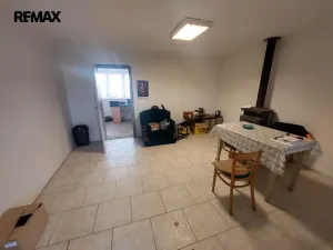 Pronájem skladu, Měnín, 1300 m2