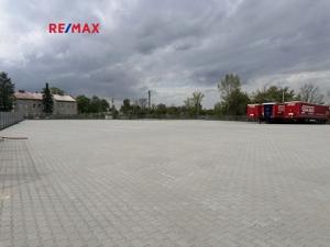 Pronájem pozemku pro komerční výstavbu, Mochov, 4000 m2