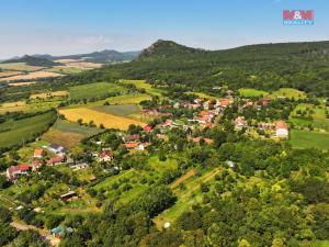 Prodej pozemku pro bydlení, Jenčice, 1599 m2