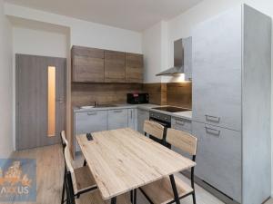 Pronájem bytu 2+kk, Praha - Malá Chuchle, Strakonická, 38 m2