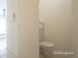 Pronájem bytu 1+kk, Praha - Holešovice, Jankovcova, 28 m2