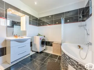 Prodej rodinného domu, Sezemice, Komenského, 190 m2