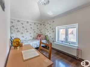 Prodej rodinného domu, Sezemice, Komenského, 190 m2