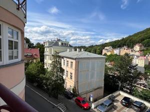 Prodej bytu 4+kk, Karlovy Vary, Zámecký vrch, 177 m2