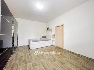 Prodej bytu 2+kk, Znojmo, Pražská, 48 m2