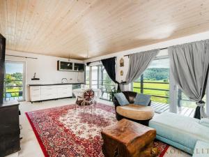 Prodej rodinného domu, Buš, 268 m2