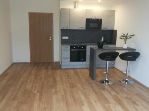 Prodej bytu 1+kk, Praha - Dolní Měcholupy, Kryšpínova, 33 m2