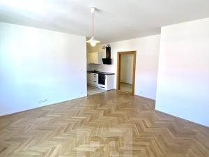 Pronájem bytu 2+kk, Praha - Holešovice, U studánky, 60 m2