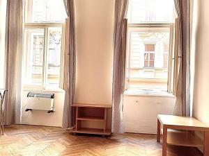 Pronájem bytu 1+kk, Praha - Vinohrady, Varšavská, 25 m2