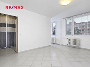 Pronájem bytu 1+kk, Praha - Prosek, Veltruská, 27 m2