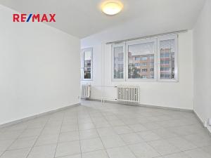 Pronájem bytu 1+kk, Praha - Prosek, Veltruská, 27 m2