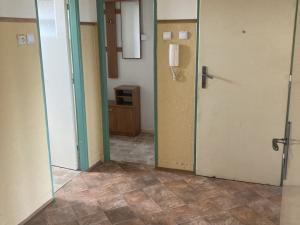 Prodej bytu 3+1, Červený Kostelec, Lánská, 84 m2