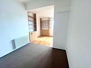 Pronájem bytu 1+kk, Praha - Vršovice, Vršovická, 30 m2