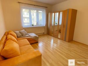 Pronájem bytu 2+kk, Praha - Žižkov, Viklefova, 52 m2