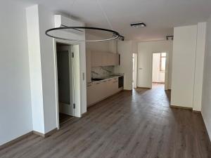 Pronájem bytu 3+kk, Praha - Prosek, Prosecká, 91 m2