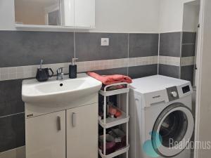 Pronájem bytu 2+kk, Praha - Vinohrady, Londýnská, 58 m2