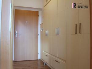 Pronájem bytu 1+kk, Karlovy Vary - Stará Role, Nejdlova, 35 m2