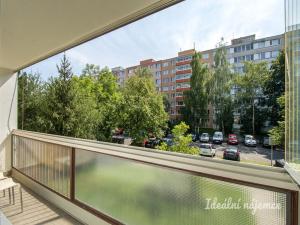 Pronájem bytu 3+kk, Praha - Prosek, Veltruská, 60 m2