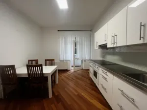 Pronájem bytu 1+1, Praha - Malá Strana, Hellichova, 50 m2