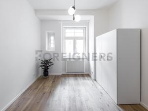 Pronájem bytu 2+kk, Praha - Holešovice, U garáží, 60 m2