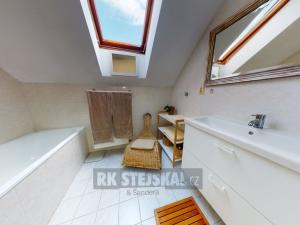 Prodej bytu 3+1, Český Krumlov - Nádražní Předměstí, Vyšehrad, 98 m2